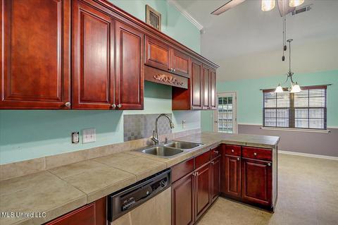 126 Garrett Dr, Terry, MS 39170 photo 12