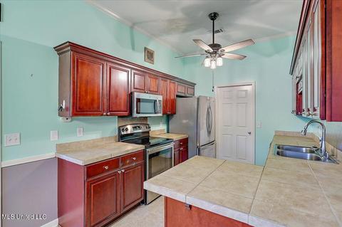 126 Garrett Dr, Terry, MS 39170 photo 9