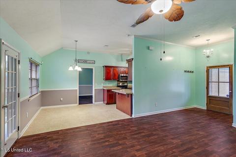 126 Garrett Dr, Terry, MS 39170 photo 7