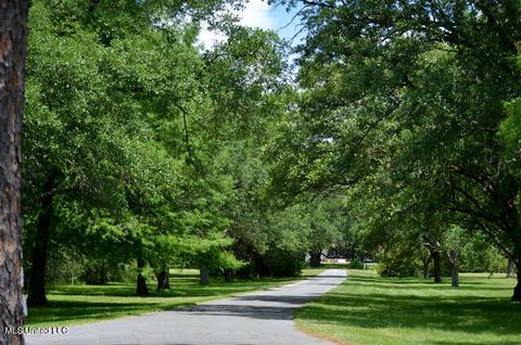 5909 Pinecrest Dr, Moss Point, MS 39562 photo 23