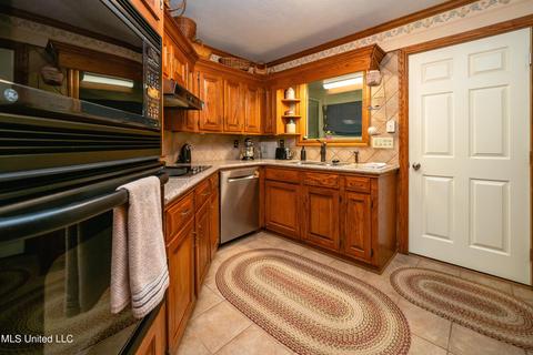 562 S Deerfield Dr, Canton, MS 39046 photo 7