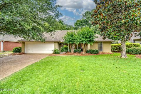305 Colonial Dr, Madison, MS 39110 photo 1
