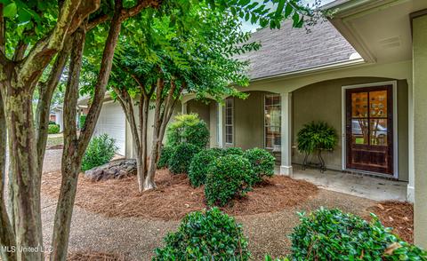 305 Colonial Dr, Madison, MS 39110 photo 3