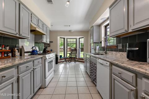 6 Deborah Ct, Long Beach, MS 39560 photo 2
