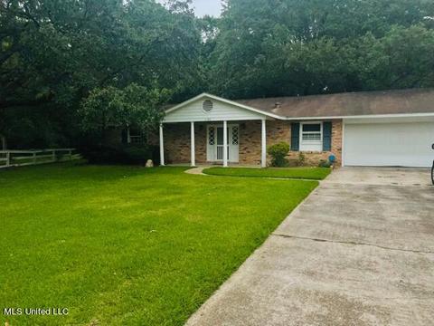3684 Cumberland Dr, Moss Point, MS 39563 photo 1