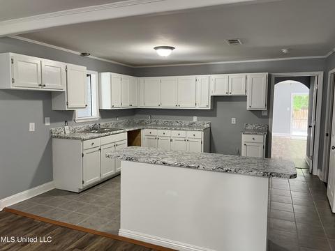 4005 Fairhaven Dr, Moss Point, MS 39562 photo 4