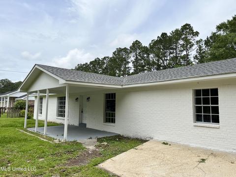 4005 Fairhaven Dr, Moss Point, MS 39562 photo 2