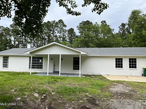 4005 Fairhaven Dr, Moss Point, MS 39562 photo 1