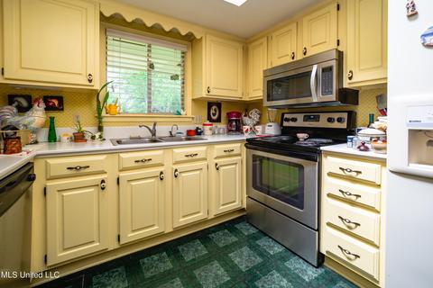 708 Dunton Rd, Clinton, MS 39056 photo 9