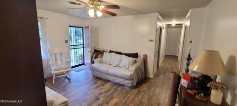 1297 Mcmaster Rd, Sarah, MS 38665 photo 3