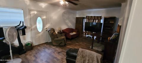 1297 Mcmaster Rd, Sarah, MS 38665 photo 2