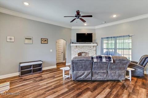 1029 Silver Cir, Pearl, MS 39208 photo 6