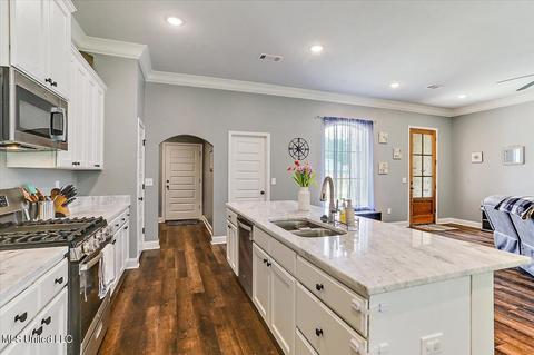 1029 Silver Cir, Pearl, MS 39208 photo 11