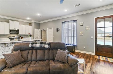1029 Silver Cir, Pearl, MS 39208 photo 7