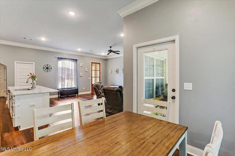 1029 Silver Cir, Pearl, MS 39208 photo 13
