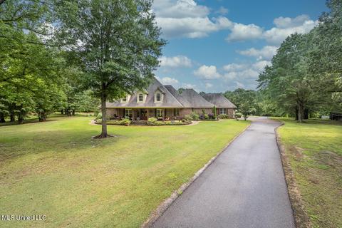 4721 Church Rd, Nesbit, MS 38651 photo 1
