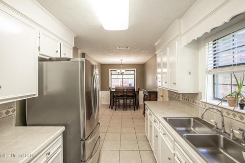 208 Sandpiper Rd, Brandon, MS 39047 photo 9
