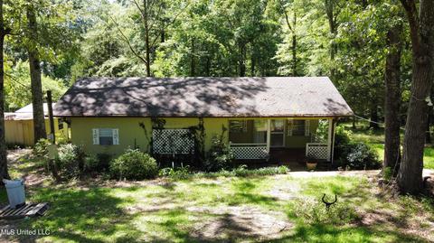 1047 Lyles Ln, Raymond, MS 39154 photo 1