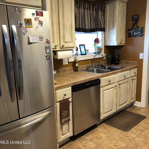325 Red Cedar Dr, Brandon, MS 39047 photo 8