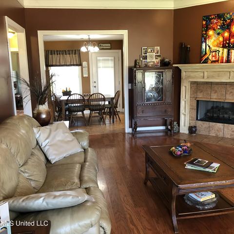 325 Red Cedar Dr, Brandon, MS 39047 photo 3