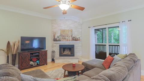 813 Eagle Eyrie Dr, Biloxi, MS 39532 photo 6