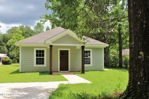 32 Meadow St, Lucedale, MS 39452 photo 1