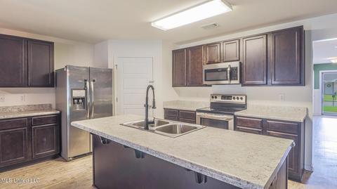 519 E Marigold Dr, Long Beach, MS 39560 photo 5