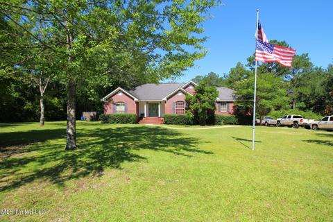 111 Southern Oak, Lucedale, MS 39452 photo 2