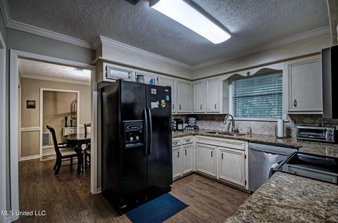 146 Richmond Dr, Brandon, MS 39042 photo 12