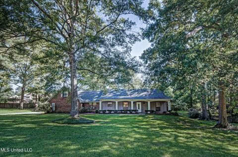 146 Richmond Dr, Brandon, MS 39042 photo 1