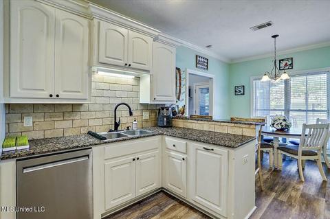 305 Turtle Holw, Brandon, MS 39047 photo 9