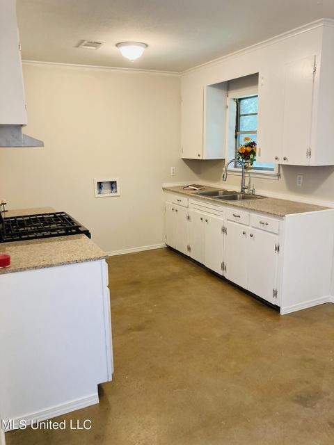 100 Lincoln St, Flora, MS 39071 photo 3
