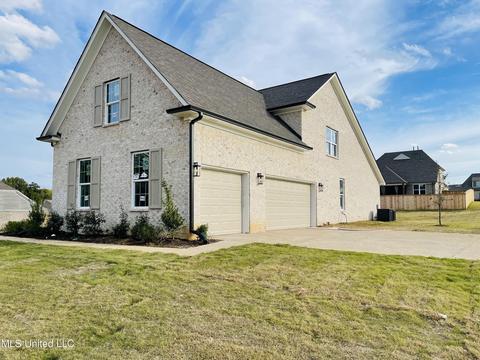 4461 Mitchell Pl, Olive Branch, MS 38654 photo 3