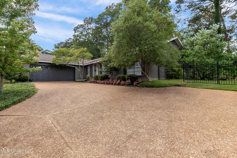 5485 Red Fox Rd, Jackson, MS 39211 photo 3