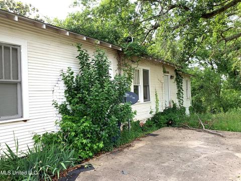 314 E Adams St, Kosciusko, MS 39090 photo 2