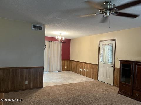 895 Lorraine St, Wiggins, MS 39577 photo 5