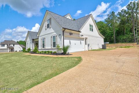14482 Hidden Loop, Byhalia, MS 38611 photo 2