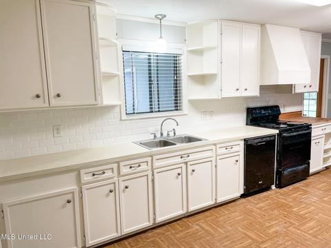 1444 Sheffield Dr, Jackson, MS 39211 photo 5