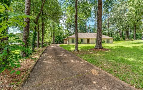22 Pine Crest Pl, Brandon, MS 39042 photo 2