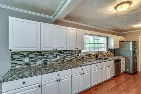22 Pine Crest Pl, Brandon, MS 39042 photo 9