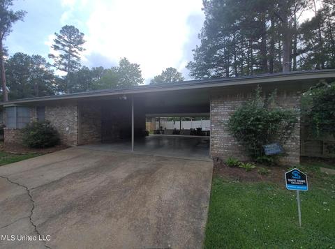 1210 Joanne St, Jackson, MS 39204 photo 2
