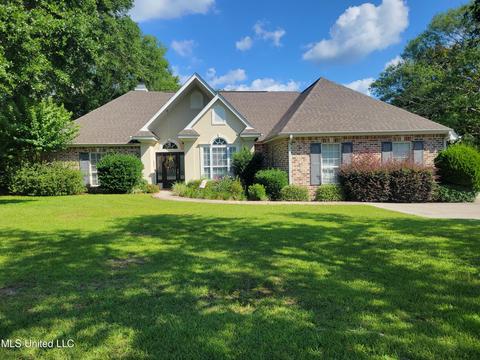 5573 E Diamondhead Dr, Diamondhead, MS 39525 photo 1