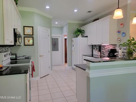 5573 E Diamondhead Dr, Diamondhead, MS 39525 photo 20