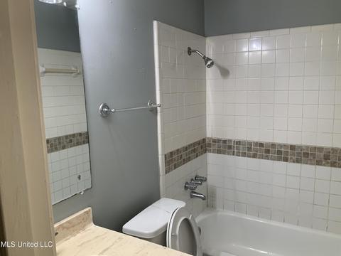 1747 Dorgan St, Jackson, MS 39204 photo 9