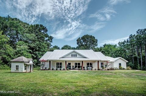 206 Land View Dr, Canton, MS 39046 photo 1