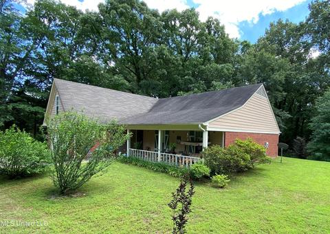 2725 Nesbit Rd, Nesbit, MS 38651 photo 1