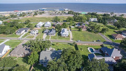 252 E 4th St, Long Beach, MS 39560 photo 1