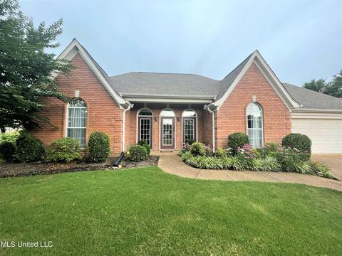 1677 Cedar Trail Cv, Hernando, MS 38632 photo 1