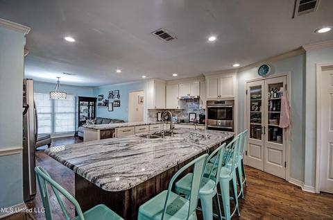 1164 Martingale Rd, Jackson, MS 39206 photo 9