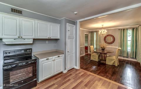 704 Meadowbrook Rd, Jackson, MS 39206 photo 13